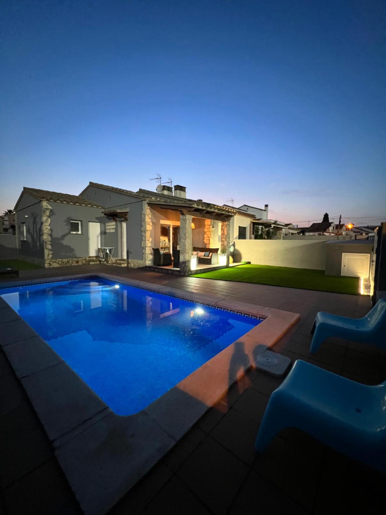 Вілла Casa En L Escala Con Piscina Y Wifi Free Л'Аскала Екстер'єр фото